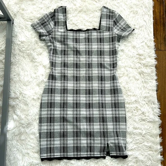Short Sleeve Plaid Dress - Picture 1 of 3